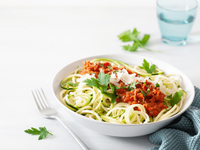 Courgettepasta met mozzarella