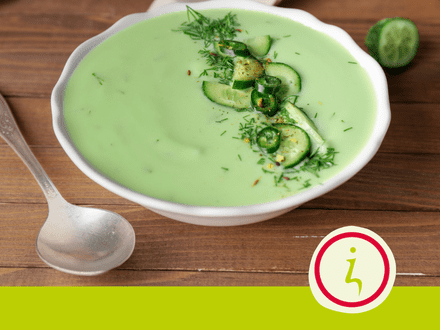 Komkommer soep met crème fraiche