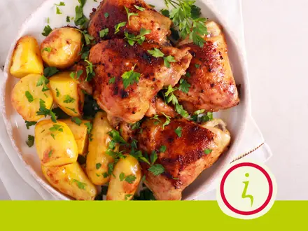 Kippendijen met aardappels uit de oven