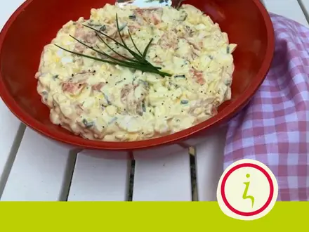 Eiersalade met zalm 
